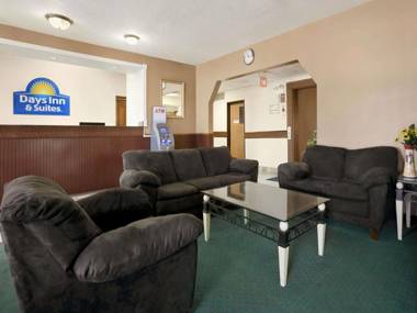 Days Inn & Suites by Wyndham Romeoville