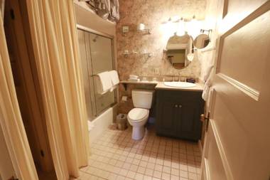 Inn at 835 Boutique Hotel