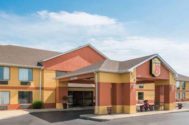 Super 8 by Wyndham Troy IL/St. Louis Area