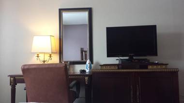 Americas Best Inn & Suites Urbana