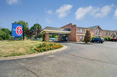 Motel 6-Waukegan IL