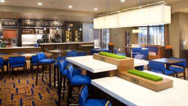 Courtyard by Marriott Bloomington