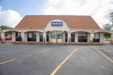 Hotel O Daylight Inn Elkhart I-90 IN