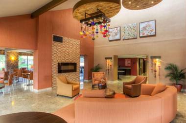 Comfort Inn & Suites Evansville Airport