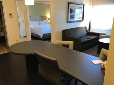 Candlewood Suites Fort Wayne - NW an IHG Hotel