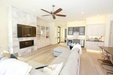 Contemporary Luxury Retreat on Lake LBJ with Heated Pool