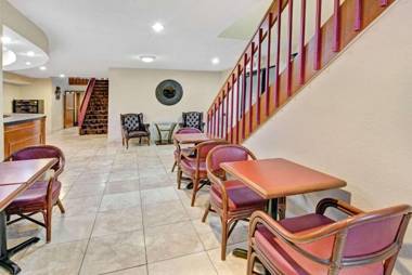 Super 8 by Wyndham Indianapolis Emerson