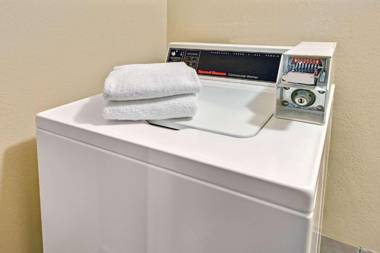 Super 8 by Wyndham Indianapolis Emerson