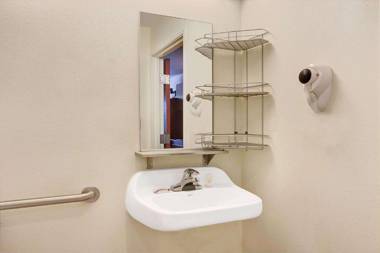 Microtel Inn & Suites by Wyndham Indianapolis Airport