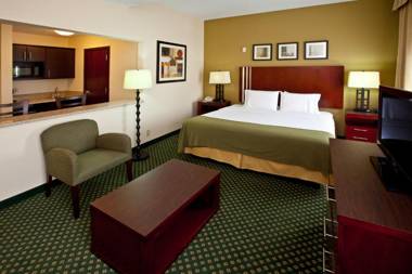 Holiday Inn Express Hotel & Suites Indianapolis - East an IHG Hotel