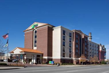 Holiday Inn Express Hotel & Suites Indianapolis Dtn-Conv Ctr Area an IHG Hotel