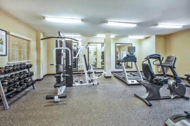 Candlewood Suites Indianapolis Airport an IHG Hotel