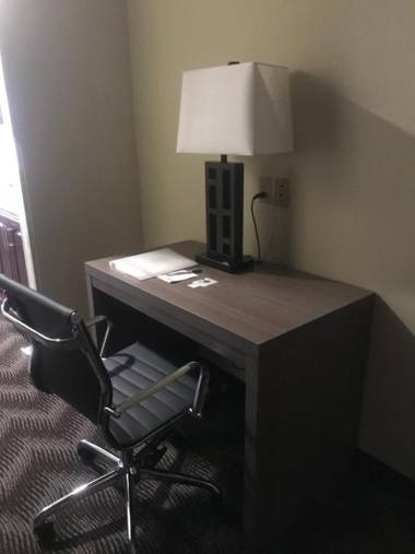 Best Western Airport Suites