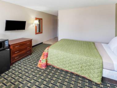 Super 8 by Wyndham Michigan City