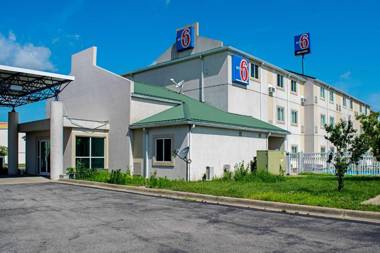 Motel 6-Seymour IN - North