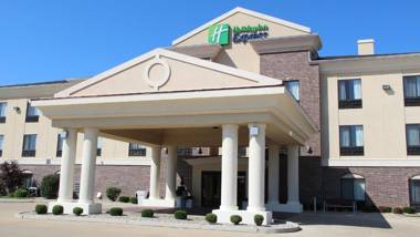 Holiday Inn Express Hotel & Suites Shelbyville an IHG Hotel