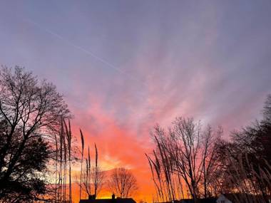 Sunlight Splendor Apartment at Twin Oaks Inn by the Trails