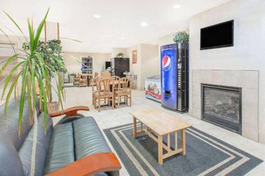 Microtel Inn & Suites by Wyndham Colfax