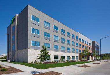 Holiday Inn Express and Suites Des Moines Downtown an IHG Hotel