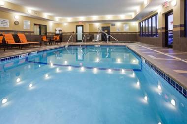 Holiday Inn Express & Suites Fort Dodge an IHG Hotel