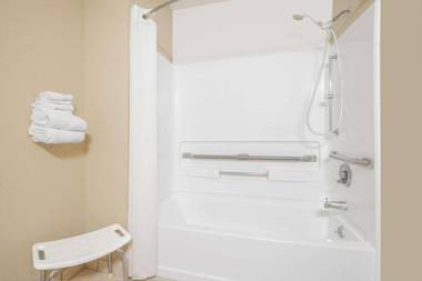 Super 8 by Wyndham Knoxville