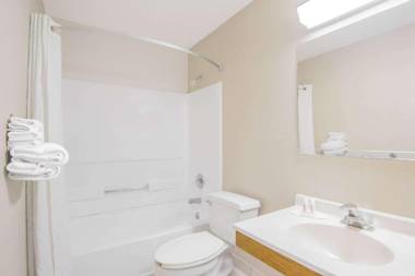 Super 8 by Wyndham Knoxville