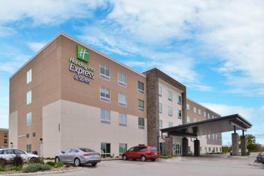 Holiday Inn Express & Suites - Marshalltown an IHG Hotel