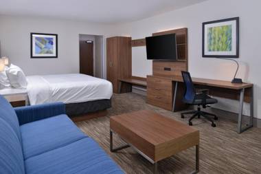 Holiday Inn Express & Suites - Marshalltown an IHG Hotel