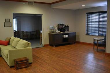 Country Inn & Suites by Radisson Northwood IA