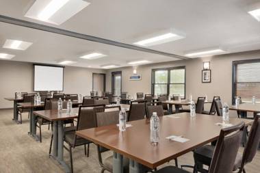 Country Inn & Suites by Radisson Pella IA