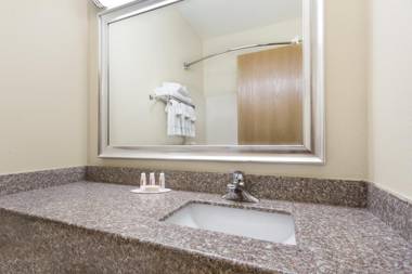 Baymont by Wyndham Waterloo