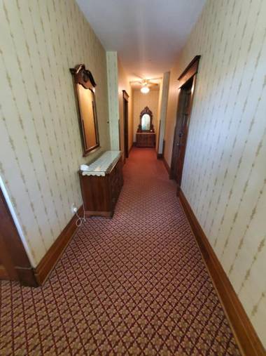 The Weis Mansion Bed and Breakfast