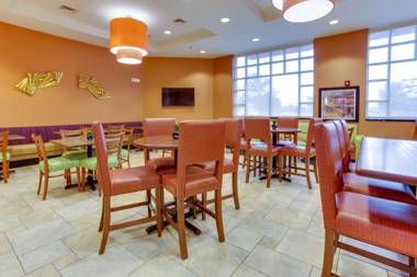 Drury Inn & Suites West Des Moines