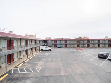 OYO Hotel Hutchinson KS West 4th Ave