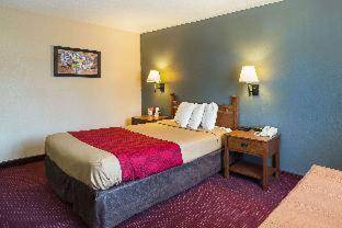 Econo Lodge Junction City I-70 - Near Fort Riley