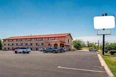 Econo Lodge Junction City I-70 - Near Fort Riley