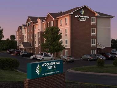 WoodSpring Suites Kansas City Lenexa