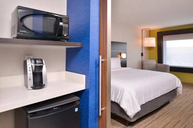 Holiday Inn Express & Suites - Olathe West an IHG Hotel