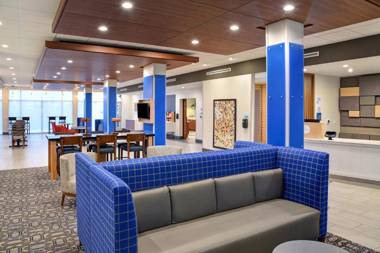 Holiday Inn Express & Suites Ottawa