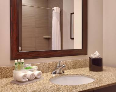 Holiday Inn Express & Suites Overland Park an IHG Hotel