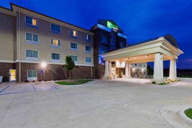 Holiday Inn Express Hotel & Suites Salina an IHG Hotel