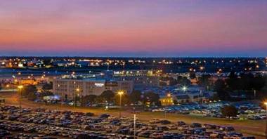 DoubleTree by Hilton Wichita Airport