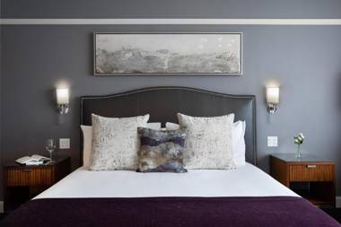 Ambassador Hotel Wichita Autograph Collection