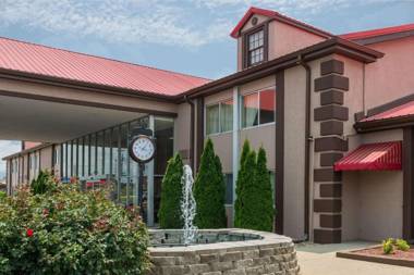 Ramada by Wyndham Bowling Green