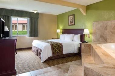 Ramada by Wyndham Bowling Green