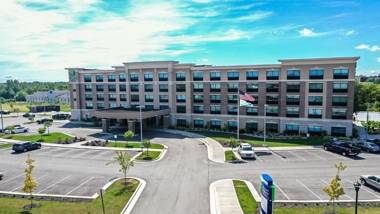 Holiday Inn Express & Suites - Elizabethtown North an IHG Hotel