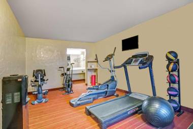 Days Inn by Wyndham Louisville Airport Fair and Expo Center