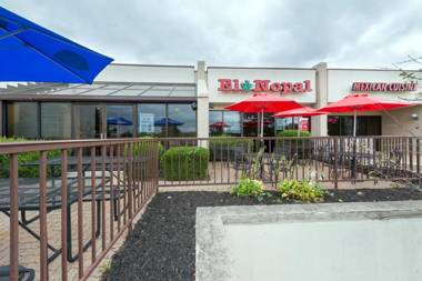 Ramada by Wyndham Louisville North