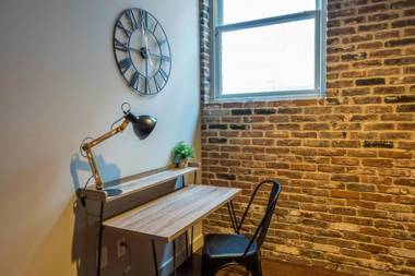 Frontdesk 111 W Main St Apts Downtown Louisville