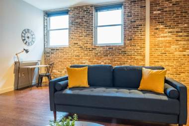 Frontdesk 111 W Main St Apts Downtown Louisville